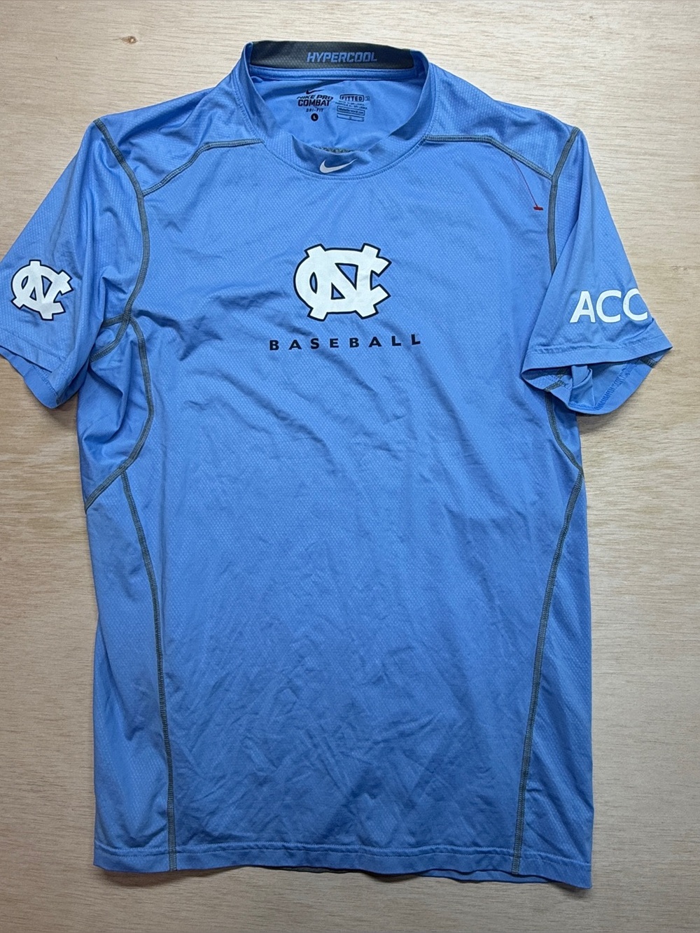 Nike Pro Combat Hypercool UNC Tar Heels Baseball Performance Shirt
Large